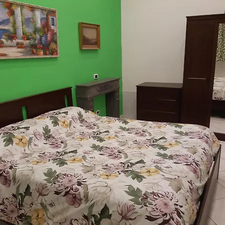 Metropolis Stazione Naples