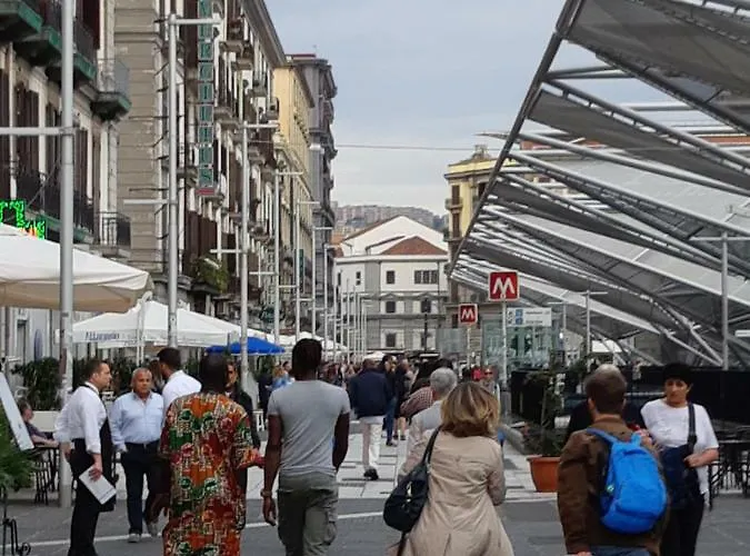 Metropolis Stazione * Νάπολη
